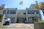 雷塚図書館