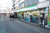 ファミリーマート鷹の台駅前店