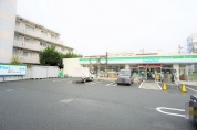 ファミリーマート小金井中大付属前店