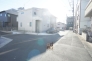 1号棟　北道路　西方向